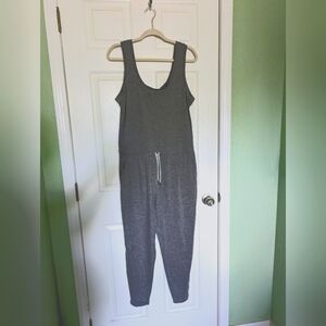 Vuori jumpsuit like new medium